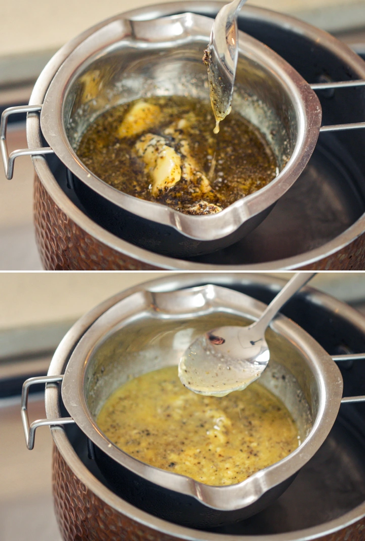 Fer bullir suaument el cannabutter al bany maria Mescla de cannabutter bullint suaument al bany maria, amb una cullera remenant la mantega infusionada per mantenir una calor uniforme i evitar el sobreescalfament