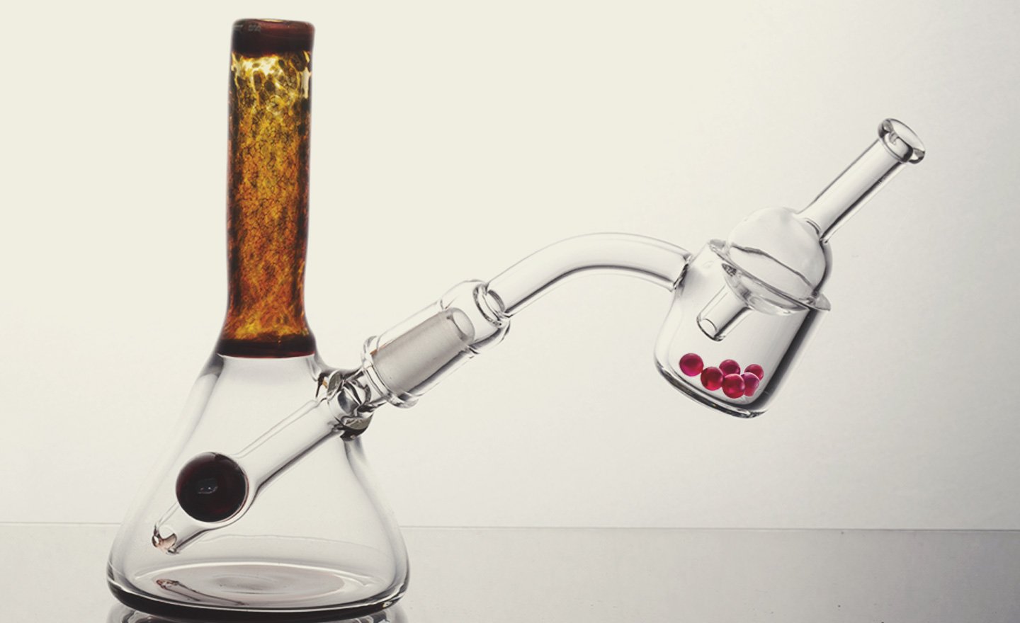 What's the Difference Between a Dab Rig and a Bong? - RQS Blog