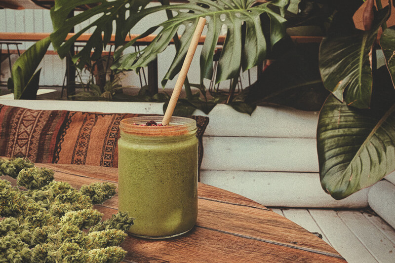 How To Make A Healthy Raw Cannabis Smoothie Rqs Blog