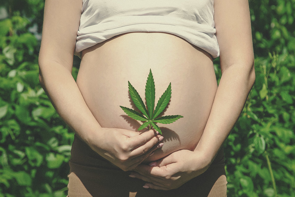 És perillós fumar marihuana durant l'embaràs?